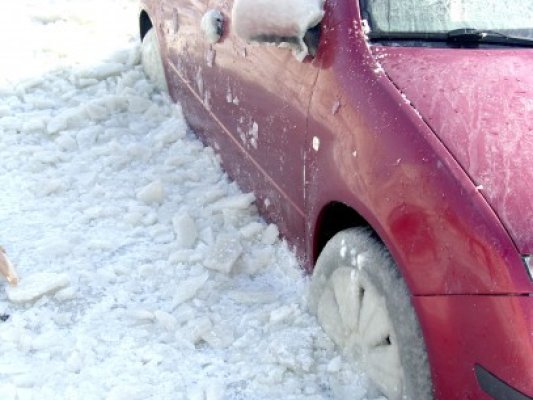 DRDP a trecut la treabă: a răspândit mai mult material antiderapant pe drumurile din Constanţa